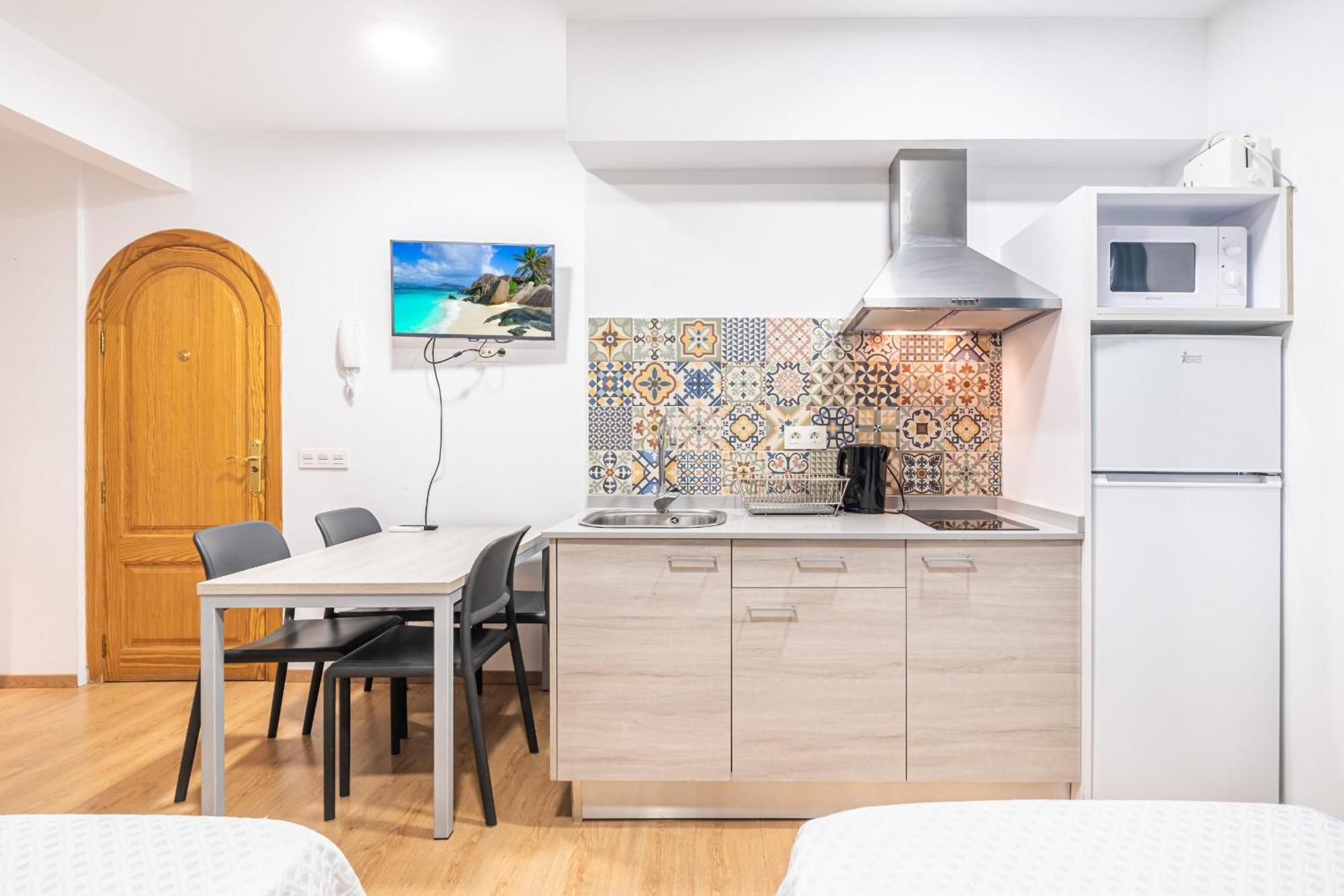 Apartamentos El Castell Benidorm Old-Town 外观 照片